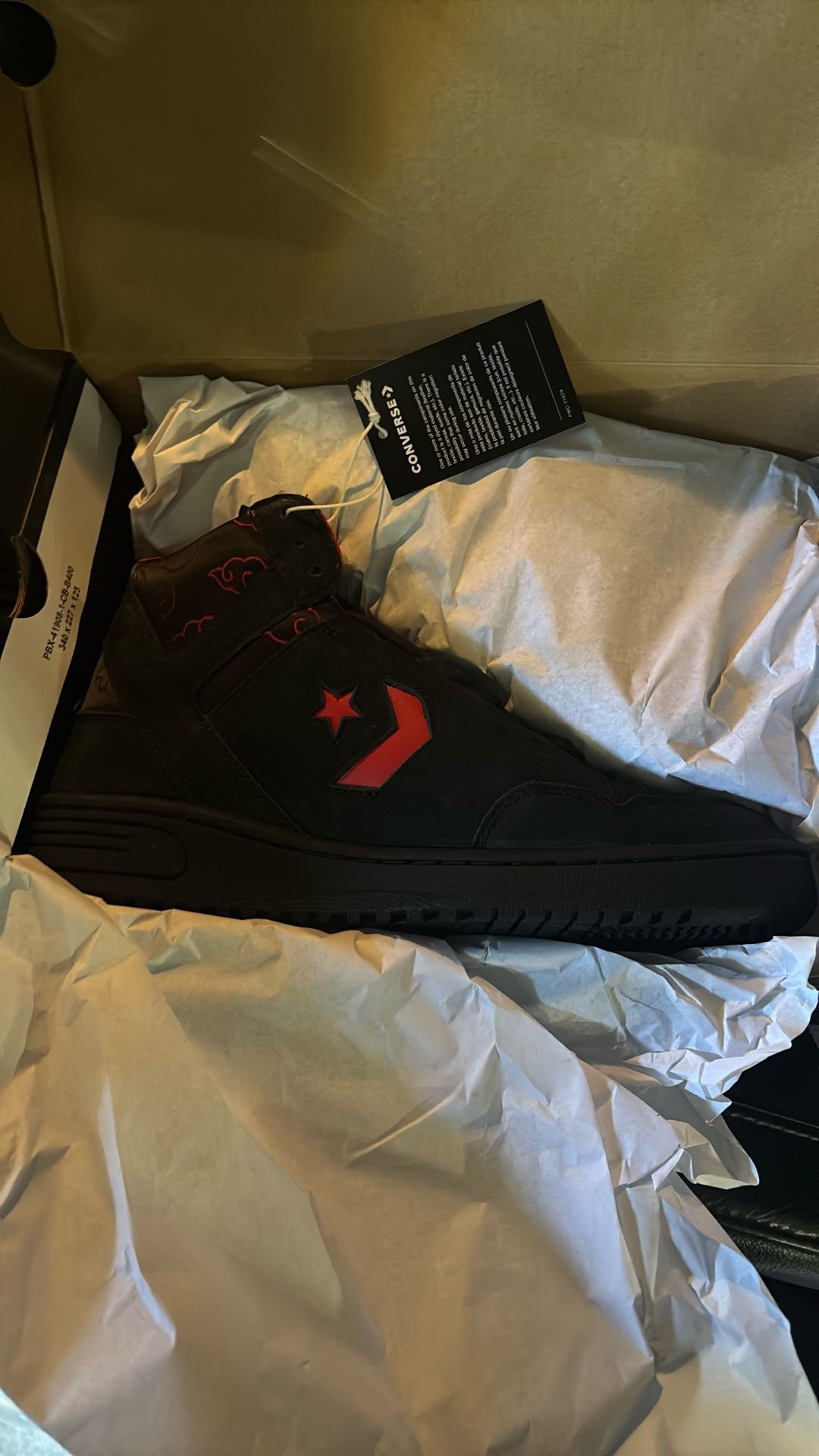Itachi Converse