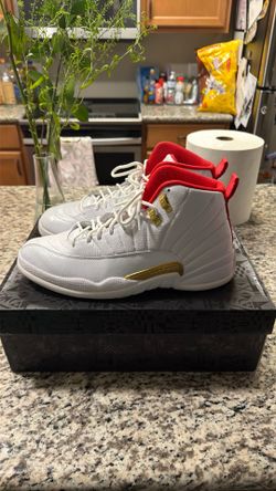 Jordan 12, Size 11