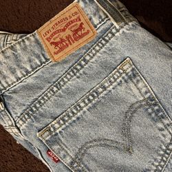 Levi’s Low Rise Jeans 