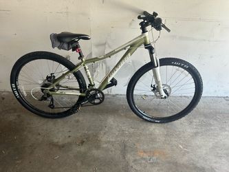 Novara Laurel 27.5 Mountain Bike