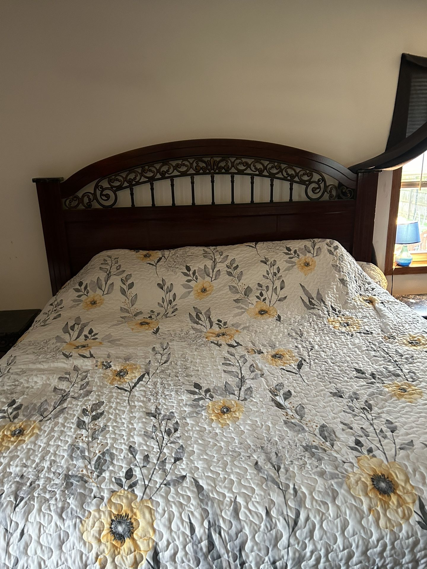 King size bedroom suit