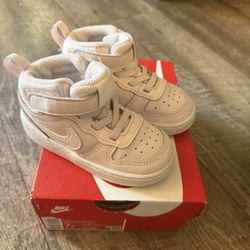 nike toddler shoes size 7c