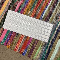 Apple Keyboard