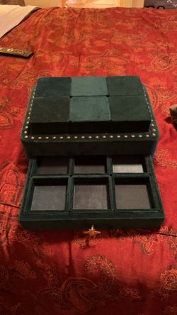 Exclusive Gucci Watch And Jewelry Holder  