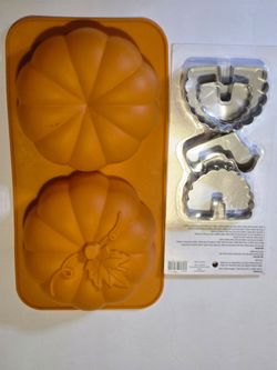 Thanksgiving Baking lot pumpkin mold and cookie cutter( apple and Turkey)