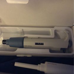 1000-5000ul Micropipette And Tips!!Never Used!  