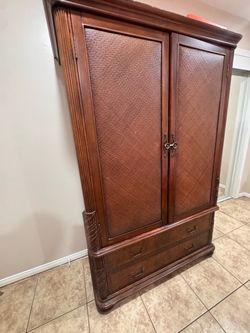 Dresser