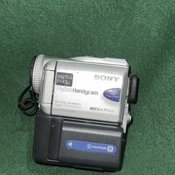 Sony Handycam DCR-PC101 Mini DV Camcorder Nightshot MiniDV