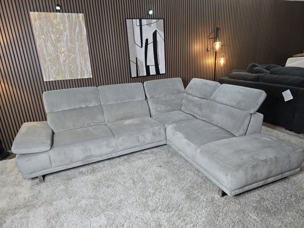 Modern Silver Gray Sectional with Adjustable Head Rest Excellent Condition