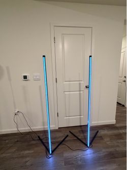 Floor corner lamps