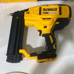 Dewalt 20v XR 18GA Brad Nailer