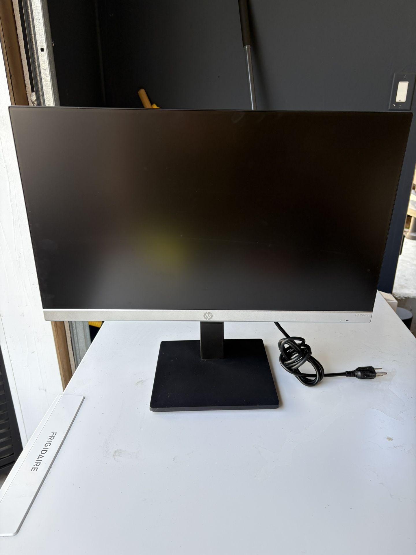 HP 24-inch Full HD Monitor - Used Excellent Condition