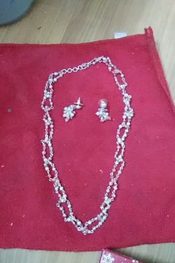 Necklace and earings