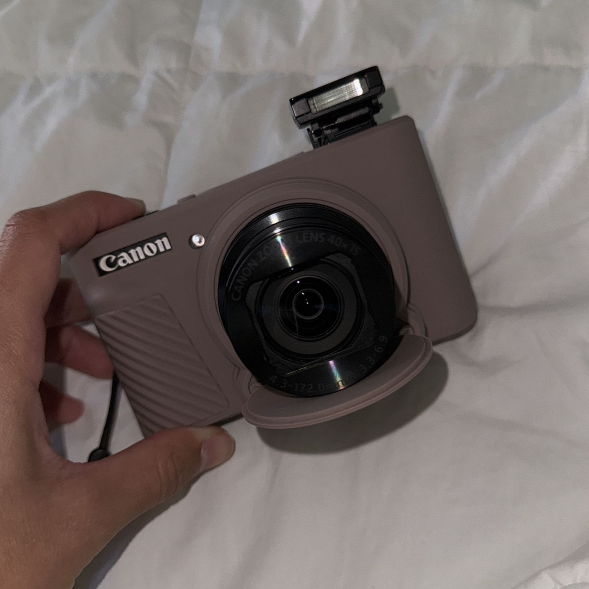Canon SX740 hs ( Canon g7x Dupe)