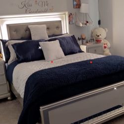 Queen Diva set With  Vanity