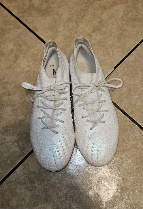 Soccer Shoes #8 Adidas Predator