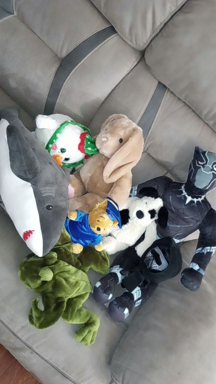 8 Stuffed Animals/Toys Still In Good Condition 