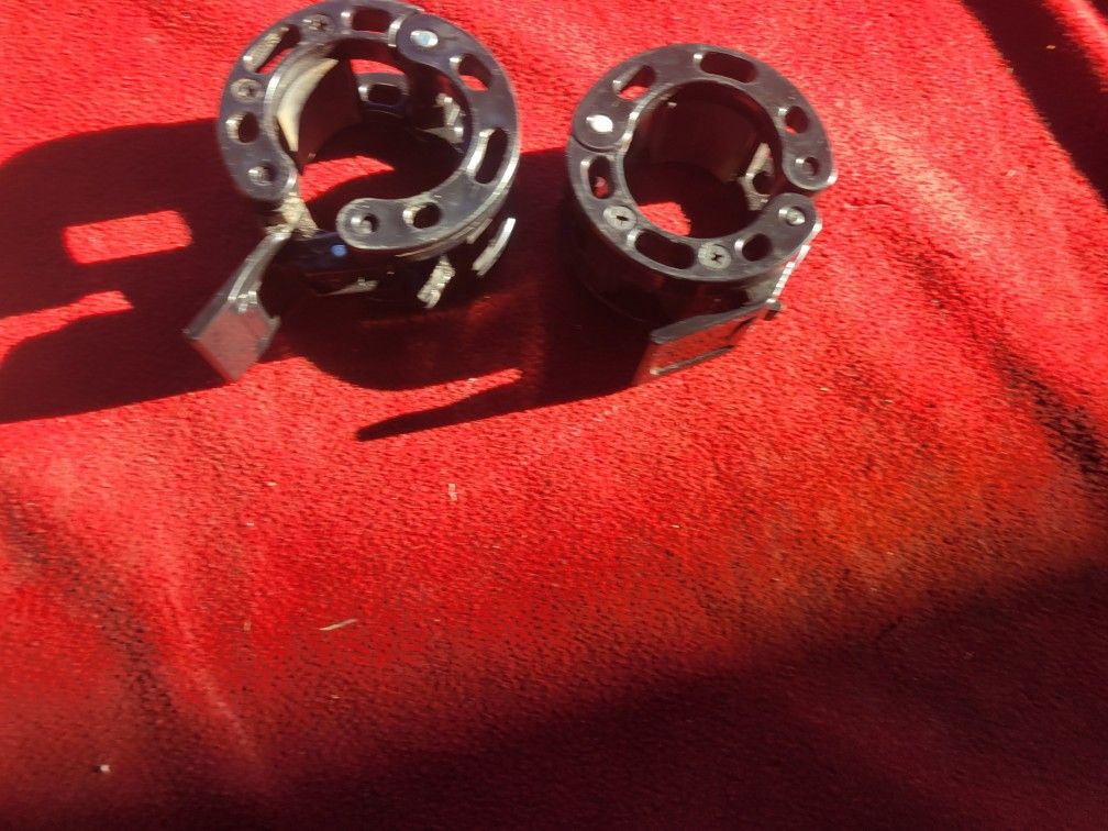 SET OF LOCKJAW COLLARS  
11525 S HALSTED DUNKIN DONUTS/7111.S WESTERN WALGREENS 
15$   EACH SET. CASH ONLY AS IS 