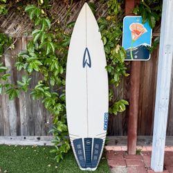 5’10.5 Roberts Shortboard Surfboard Surf Board (not Channel Islands Lost Sharpeye Pyzel Ci 2. Pro Sub Driver 3.0 Red Power Tiger 77 File Fifty Mikey’s