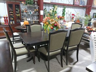 Dining Room Table Sets / Comedóres  /  Kitchen Tables