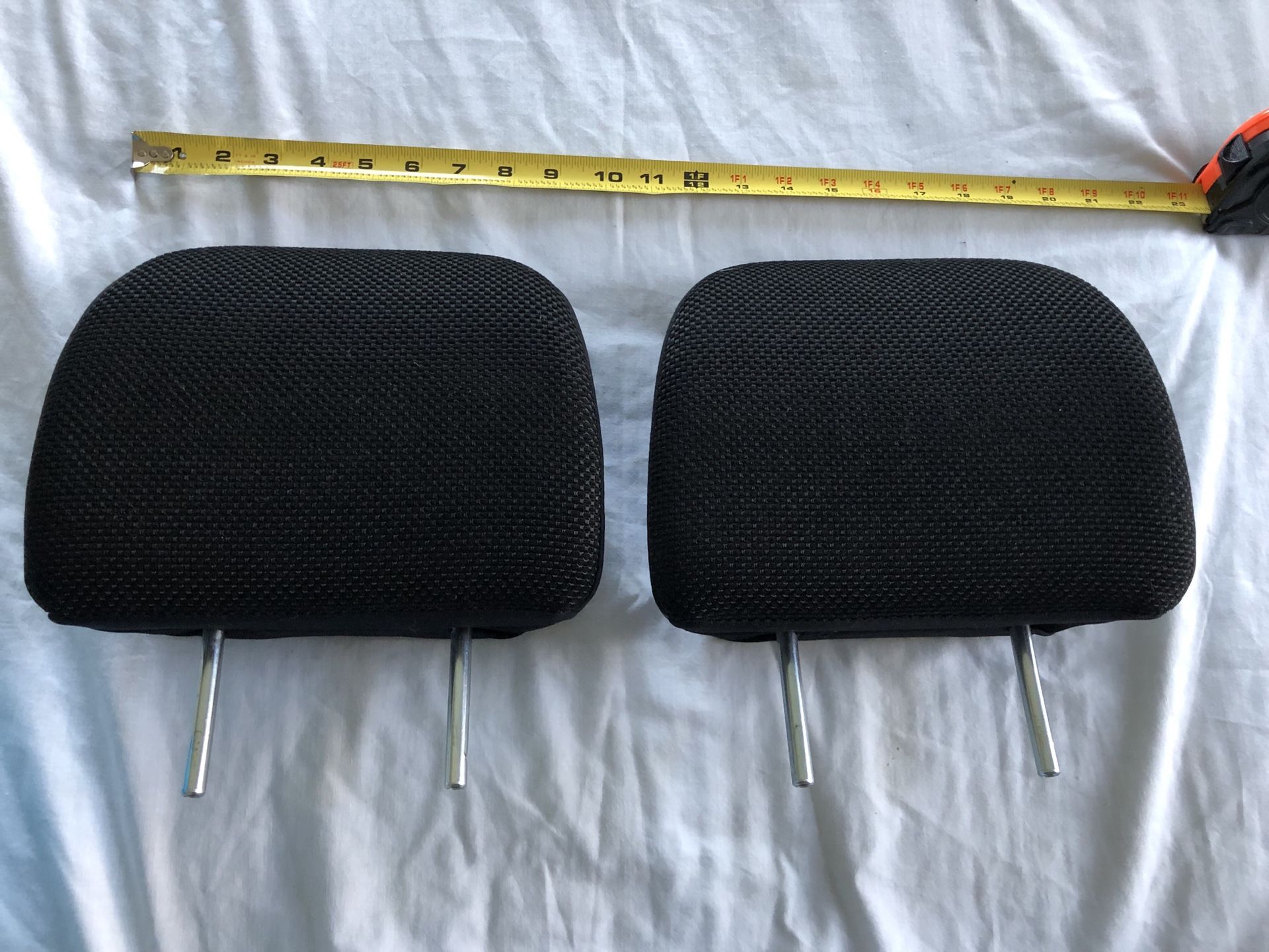 2015 Subaru Crosstrek headrests
