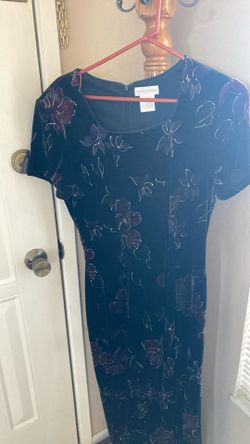 Maxi Dress In Black Velveteen With Gold Threads