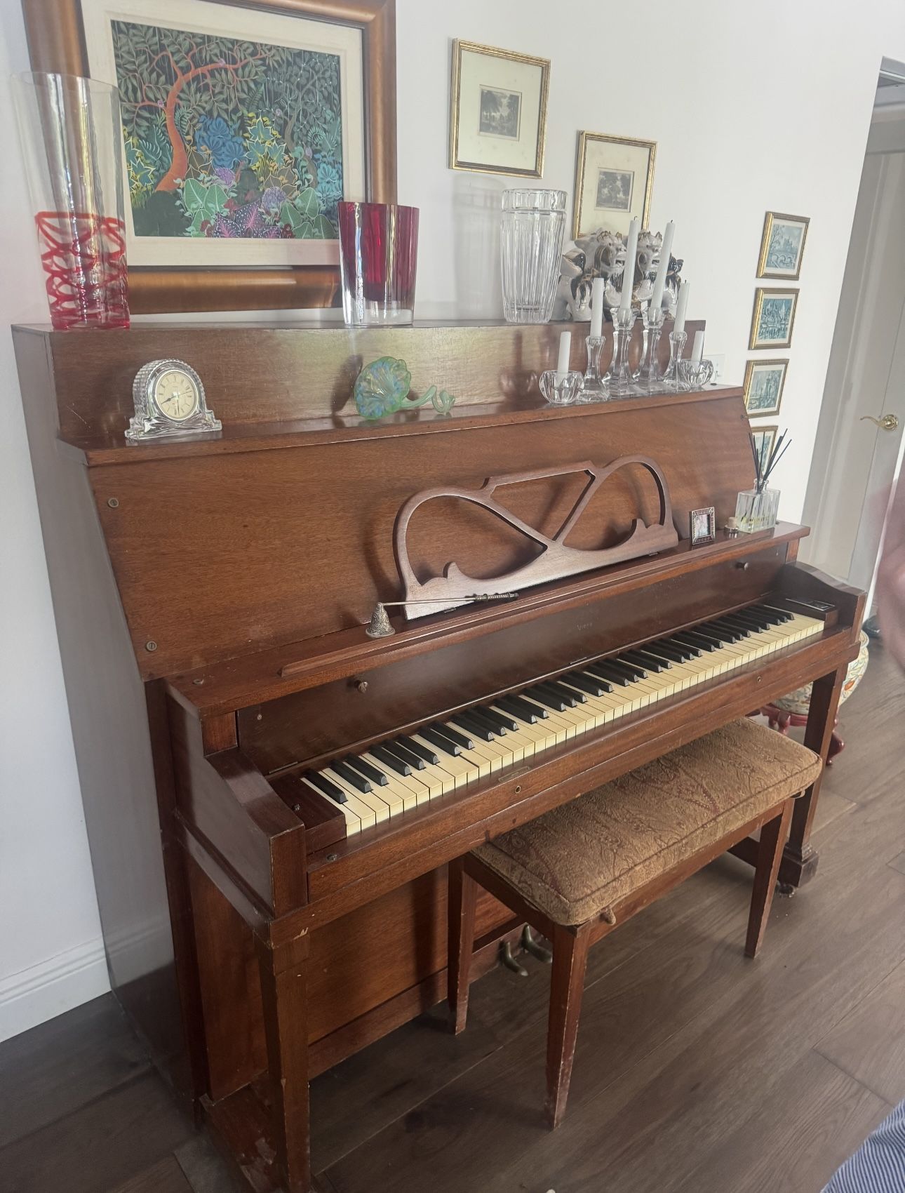 Kimball Upright Piano Concerto model in a Beautiful Medium Walnut Finish - Great Condition