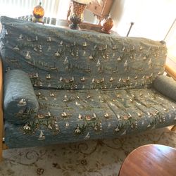 HARD WOOD FUTON 
