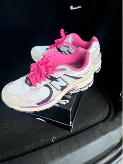Pink New Balance Womens 10