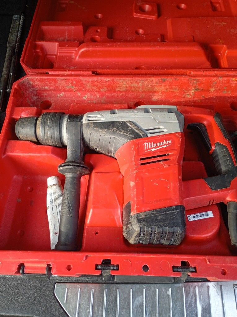 Milwaukee Roto Hammer