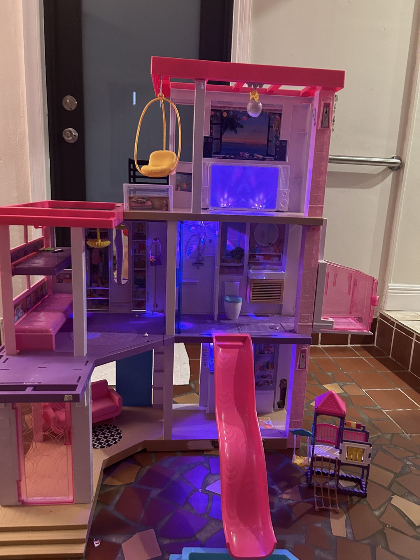 barbie deluxe dream house 