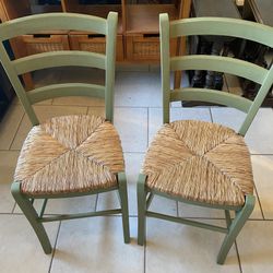 Farmhouse Style Ladder Back With Rush Seating Chairs