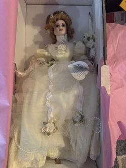 Antique Doll Franklin Mint