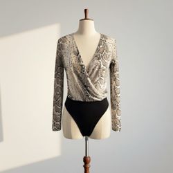 Gorgeous snake print bodysuit size small