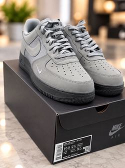 Nike Air Force 1 '07 LV8 Size 10.5
