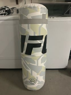 UFC Heavy Bag-70lbs with gloves