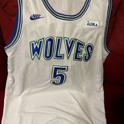 Anthony Edwards aka Ant Man home jersey with the just dons to match