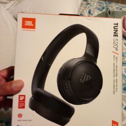 JBL Tune 520BT Wireless Bluetooth On-Ear Headphones With Built-In Microphone