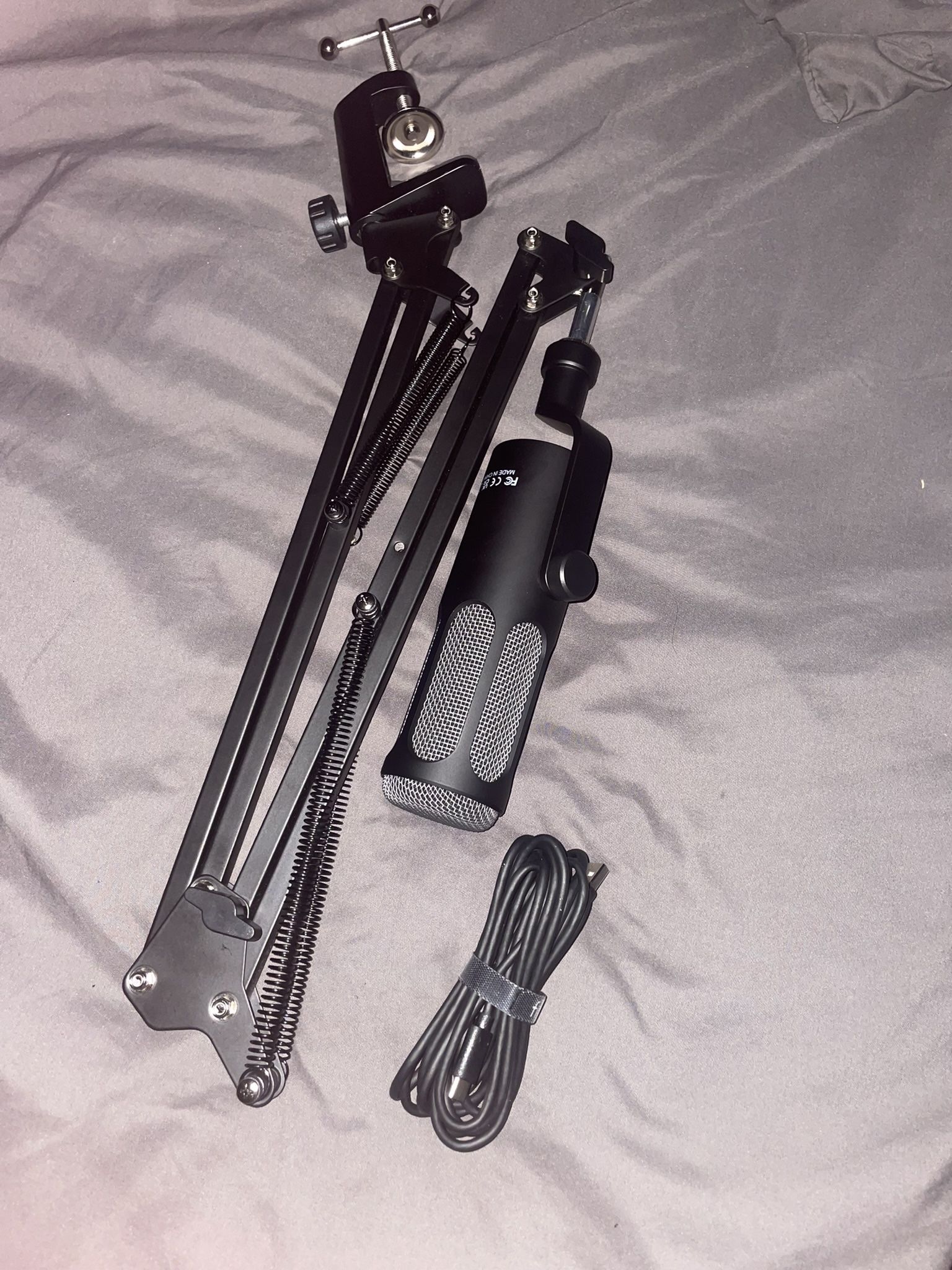 Fifine tank 3 Dynamic mic and boom arm