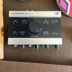 Komplete Audio 6 Interface
