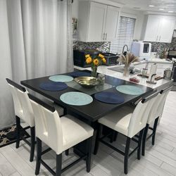 Dining Table +8 Chairs