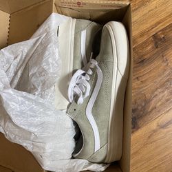 Van Old Skool Green Size 8