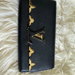 LOUIS VUITTON Capucines Black Leather Long wallet (like New)