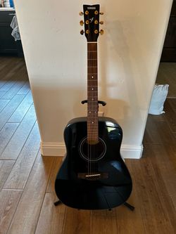 Yamaha Acoustic Guitar F335