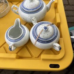Vintage Chinese Rice EyesPorcelain Tea Set 25.00