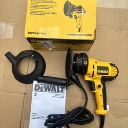 DEWALT 6 AMP CORDED VARIABLE SPEED DISK-SANDER WITH 5 INCHES