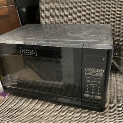 Simply Perfect 0.7 Cu. Ft. Microwave Oven Black