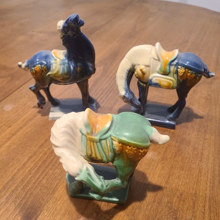 Set Of 3 Ceramic Horse Figurines