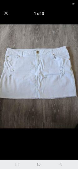 Women's new skirt, size 32 so fits like large