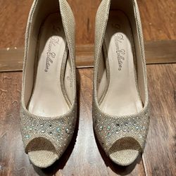 EUC Gold Heels - Size 8.5